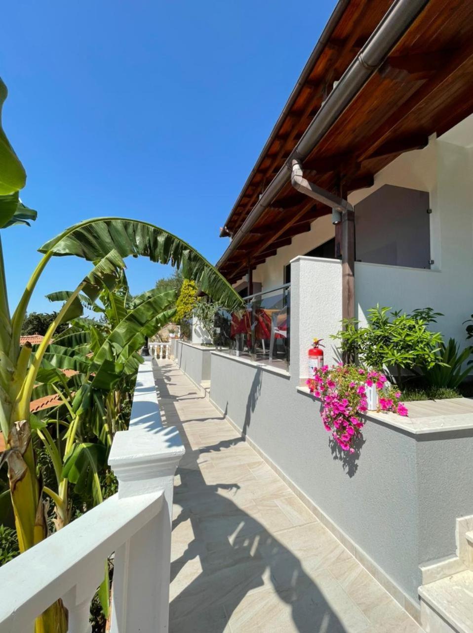 Hotel Ramosaco, Radhime, Vlore Eksteriør billede